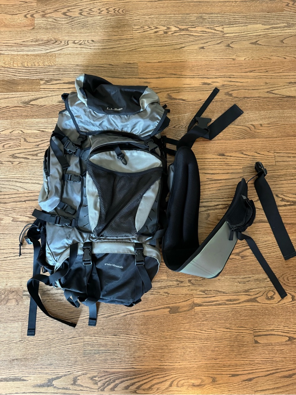 L.L Bean woman’s white mountain hiking adventure backpack